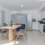 Apartment Marovic Vir