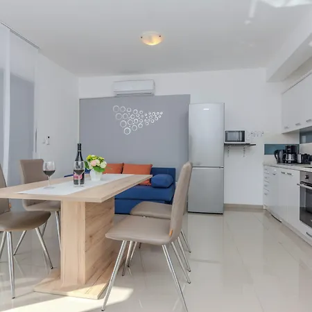 Apartament Marovic Vir